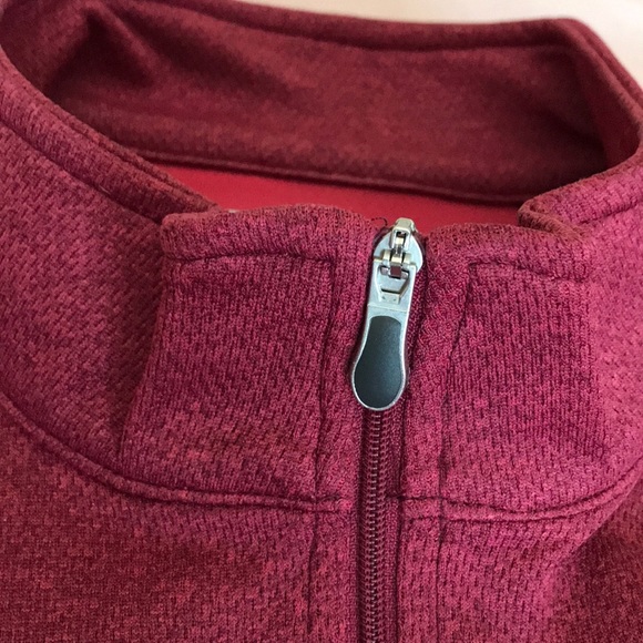 Men’s small Performance Shirt - Picture 3 of 5